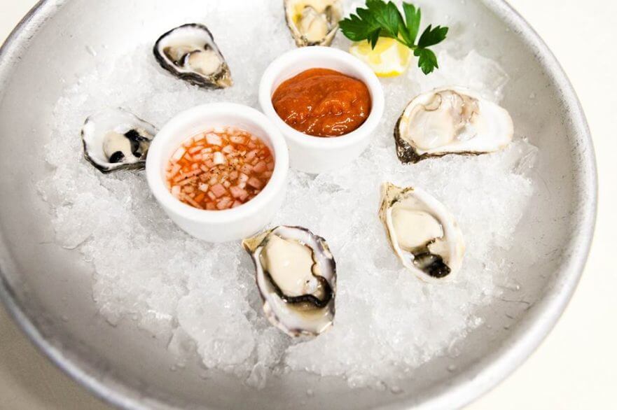 Iced oysters
